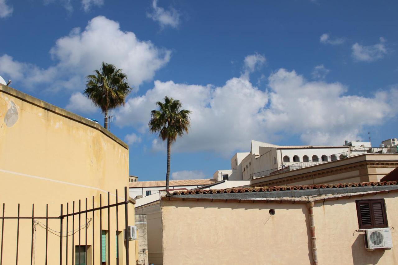 Bed & Breakfasts Conte Perollo Hotel Sciacca Exterior photo