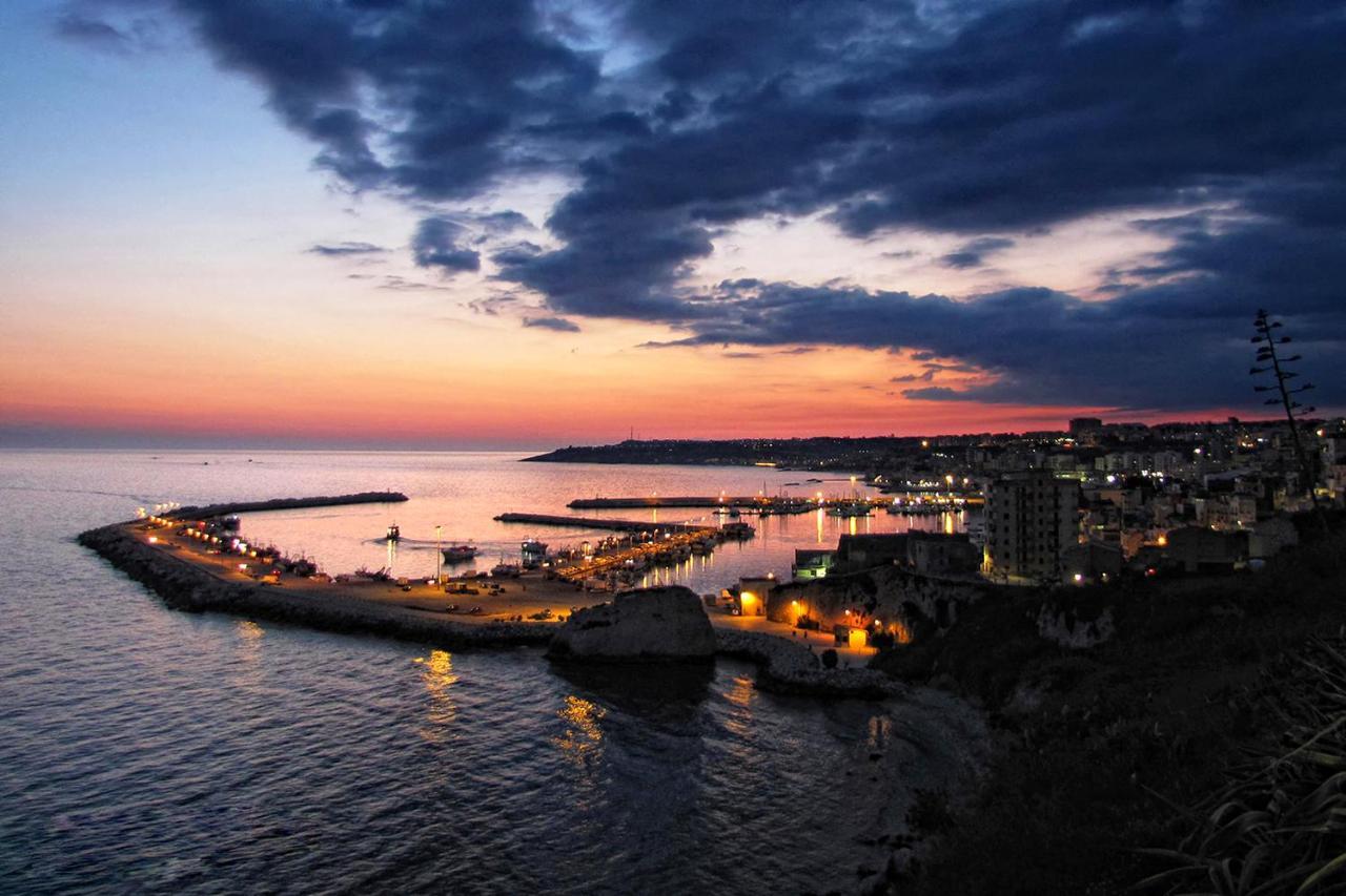 Bed & Breakfasts Conte Perollo Hotel Sciacca Exterior photo